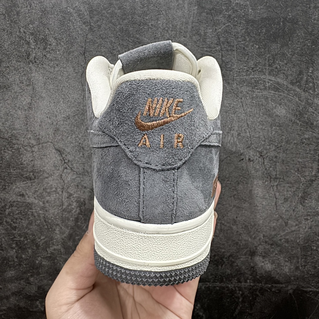 图片[4]-【公司级】海外限量发售！公司级NIke Air Force 1 \’07 Low “LV联名–米灰猪八”空军一号 低帮 运动鞋 休闲鞋 折边针车 工艺难度大 原楦头原纸板 原装鞋盒 定制五金配件 内置全掌气垫 原厂鞋底货号：HD1968-011 Size：36 36.5 37.5 38 38.5 39 40 40.5 41 42 42.5 43 44 44.5 45 编码：HXS250260-鞋库