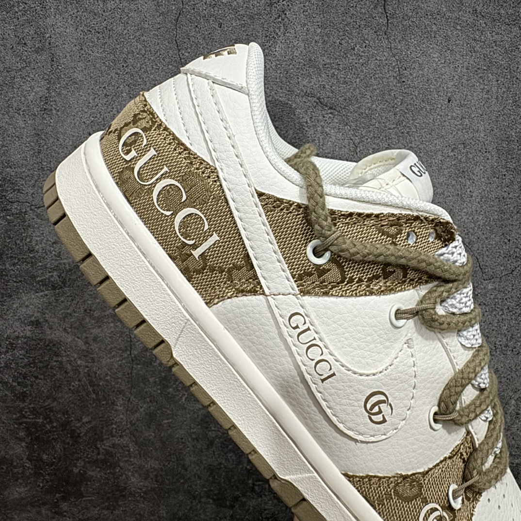 图片[7]-【定制版】Nike SB Dunk Low Gucci联名 解构抽绳鞋带 纯原大厂出品 极力推荐原装头层材料 独家版型蒸餾加工n帶來的是更好的视觉和脚感体验n大厂纯原品质出货 清洁度电绣工艺 皮料切割干净无任何毛边 细节完美 官方货号: SJ2068 273 尺码：36 36.5 37.5 38 38.5 39 40 40.5 41 42 42.5 43 44 44.5 45 编码：HXS340360-鞋库