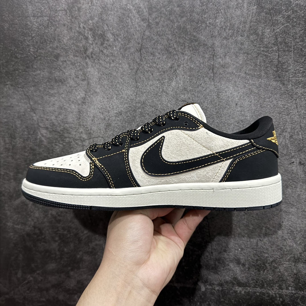 图片[2]-【定制版】Travis Scott x Nike Air Jordan 1 Low 定制 黑神话悟空nAir Jordan 1 Low 反转米黑倒钩 纯原版本n全鞋采用原装头层皮，用料扎实 精雕细琢n鞋型极致还原 飞翼3D打印改良 深度立体四线中底拉帮皮料选材 钢印 背胶一应俱全 全新批次 原装原模大底全鞋原厂定制皮料，手感细腻正确折边工艺 完美细节诠释 官方货号：CH6336 012 Size：36 36.5 37.5 38 38.5 39 40 40.5 41 42 42.5 43 44 44.5 45 编码：HXS320340-鞋库