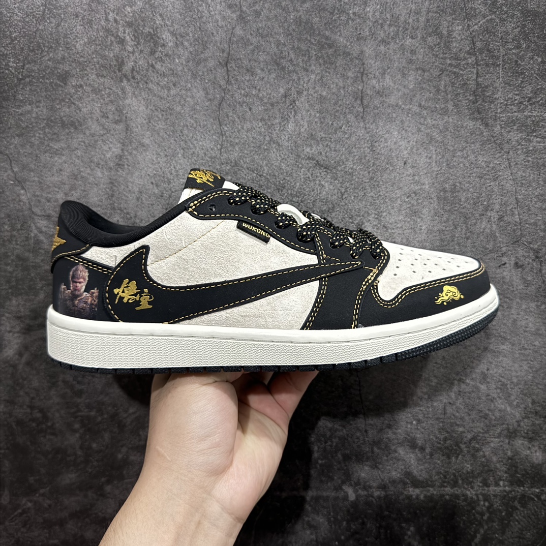 【定制版】Travis Scott x Nike Air Jordan 1 Low 定制 黑神话悟空nAir Jordan 1 Low 反转米黑倒钩 纯原版本n全鞋采用原装头层皮，用料扎实 精雕细琢n鞋型极致还原 飞翼3D打印改良 深度立体四线中底拉帮皮料选材 钢印 背胶一应俱全 全新批次 原装原模大底全鞋原厂定制皮料，手感细腻正确折边工艺 完美细节诠释 官方货号：CH6336 012 Size：36 36.5 37.5 38 38.5 39 40 40.5 41 42 42.5 43 44 44.5 45 编码：HXS320340-鞋库