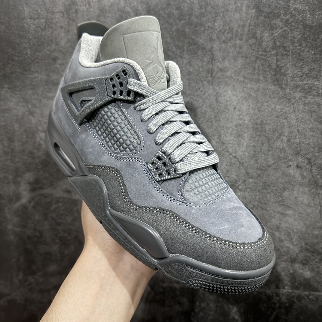 图片[3]-【老DT纯原】Air Jordan AJ4 SE \”Smoke Grey\” 烟熏灰 AJ4 乔 “Paris Olympics” 巴黎奥运会 FQ7928-001n市售天花板产物 耗时半年巨作 全套原纸板楦头开发 原厂特供皮料加持 确保原汁原味 完美呈现四代版型 一比一鞋头弧度高度鞋身弧度 数据细节工艺流程均保持原鞋一致 原厂TPU网格鞋带扣 正确内里网布 菱角分明不变形无多余毛边 柔软性质感一致于原鞋 市场唯一原厂鞋扣模具 背面可见隐藏注塑口 原厂织唛标 原厂飞人电绣工艺 尾指中部跳三针 独家绑鞋带手法 印刷中底布 四线拉帮 米色美纹纸贴合固定 进口港宝加持 后跟自然饱满 全鞋荧光划线卡点 追求极致完美 每一双都是工艺品 多重QC质检 超越公司货的品控标准 实实在在的免检产品  尺码：40-48.5 编码：XP430470-鞋库