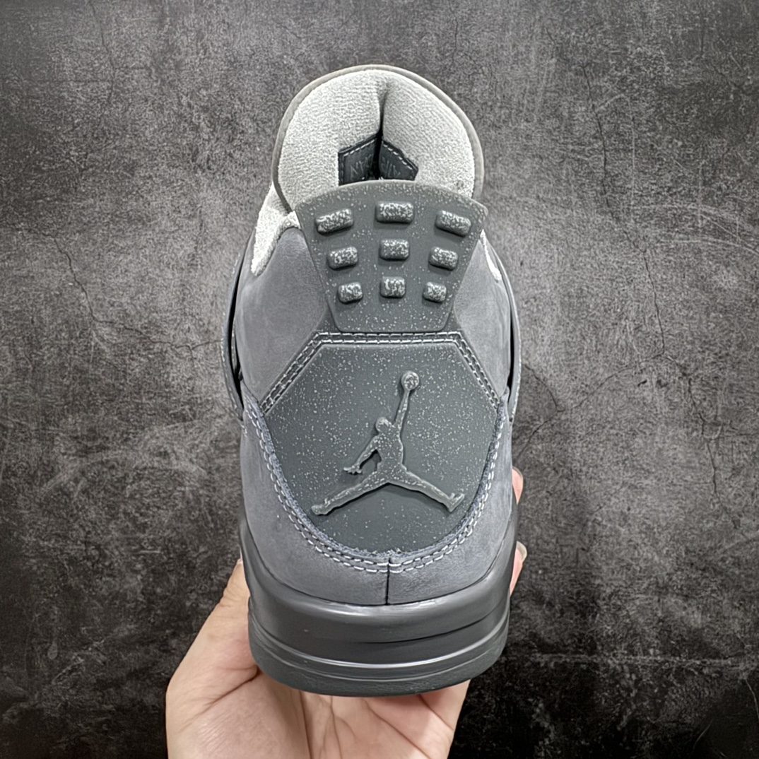 图片[4]-【老DT纯原】Air Jordan AJ4 SE \”Smoke Grey\” 烟熏灰 AJ4 乔 “Paris Olympics” 巴黎奥运会 FQ7928-001n市售天花板产物 耗时半年巨作 全套原纸板楦头开发 原厂特供皮料加持 确保原汁原味 完美呈现四代版型 一比一鞋头弧度高度鞋身弧度 数据细节工艺流程均保持原鞋一致 原厂TPU网格鞋带扣 正确内里网布 菱角分明不变形无多余毛边 柔软性质感一致于原鞋 市场唯一原厂鞋扣模具 背面可见隐藏注塑口 原厂织唛标 原厂飞人电绣工艺 尾指中部跳三针 独家绑鞋带手法 印刷中底布 四线拉帮 米色美纹纸贴合固定 进口港宝加持 后跟自然饱满 全鞋荧光划线卡点 追求极致完美 每一双都是工艺品 多重QC质检 超越公司货的品控标准 实实在在的免检产品  尺码：40-48.5 编码：XP430470-鞋库