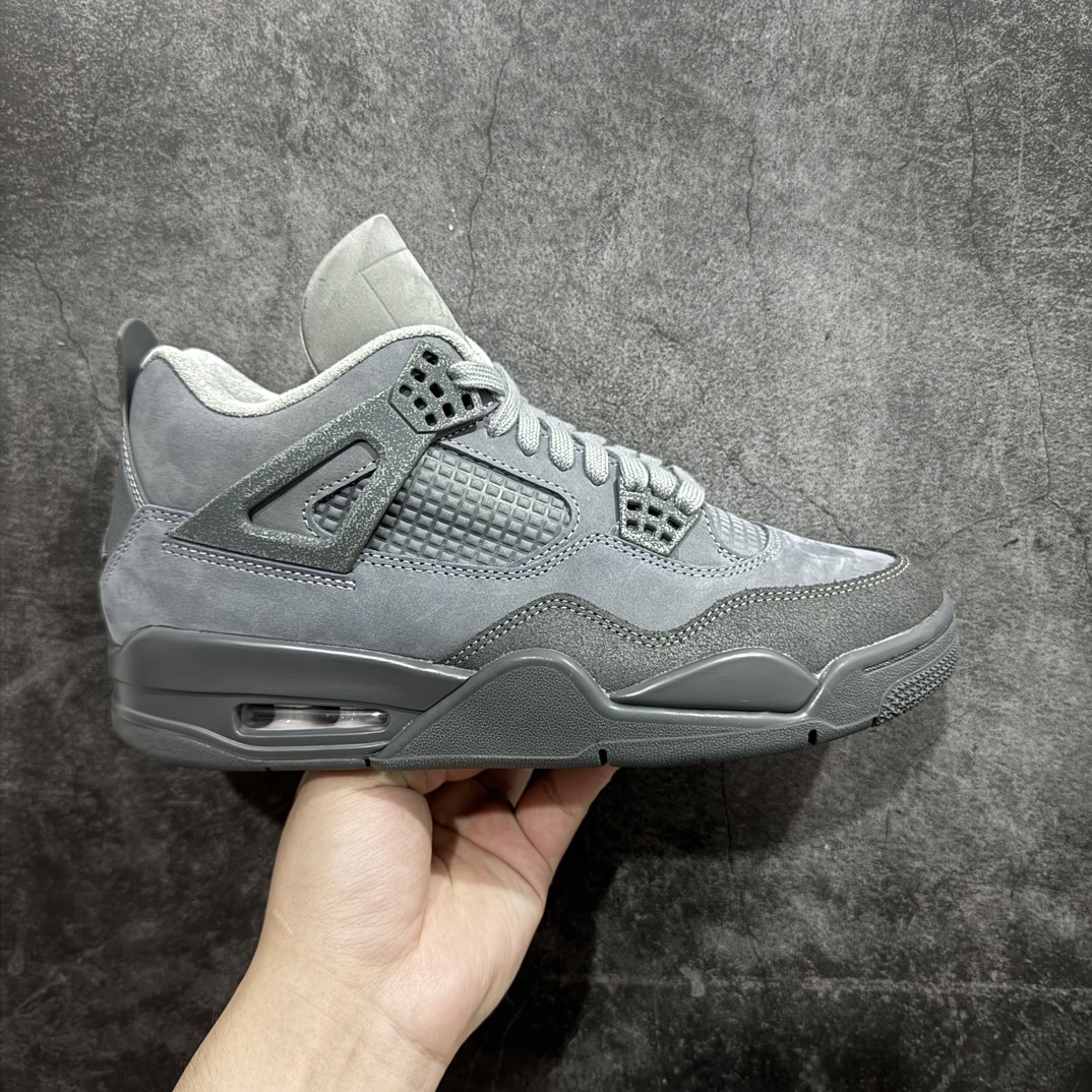 【老DT纯原】Air Jordan AJ4 SE \”Smoke Grey\” 烟熏灰 AJ4 乔 “Paris Olympics” 巴黎奥运会 FQ7928-001n市售天花板产物 耗时半年巨作 全套原纸板楦头开发 原厂特供皮料加持 确保原汁原味 完美呈现四代版型 一比一鞋头弧度高度鞋身弧度 数据细节工艺流程均保持原鞋一致 原厂TPU网格鞋带扣 正确内里网布 菱角分明不变形无多余毛边 柔软性质感一致于原鞋 市场唯一原厂鞋扣模具 背面可见隐藏注塑口 原厂织唛标 原厂飞人电绣工艺 尾指中部跳三针 独家绑鞋带手法 印刷中底布 四线拉帮 米色美纹纸贴合固定 进口港宝加持 后跟自然饱满 全鞋荧光划线卡点 追求极致完美 每一双都是工艺品 多重QC质检 超越公司货的品控标准 实实在在的免检产品  尺码：40-48.5 编码：XP430470-鞋库