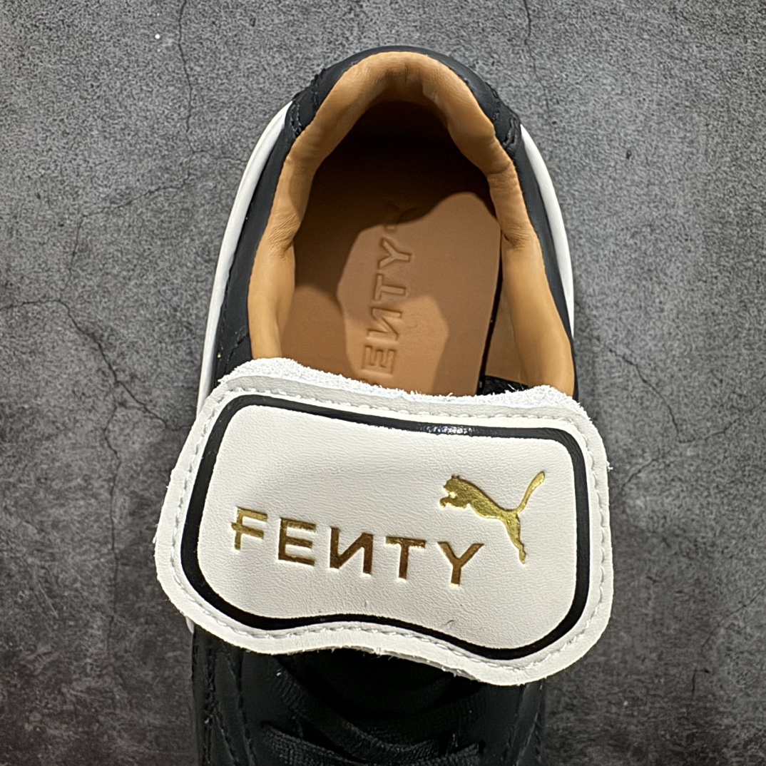 图片[8]-【公司级】童鞋款 FENTY x PUMA Avanti 长舌鞋款 秋冬爆款上线 焕新诠释足球潮流时尚n国际巨星蕾哈娜（Rihanna）与全球知名运动品牌PUMA延续合作篇章，全新配色打造 PUMA King 鞋的高品质皮革与复古跑鞋 PUMA Easy Rider  的外底设计两大经典元素集于一身。n材质方面，两款全新 FENTY x PUMA Avanti 鞋款均以柔软的复古皮革打造鞋面，并运用皮革滚边的设计点缀同色系皮质跑道 LOGO；细节上，鞋舌处印有 FENTY 品牌标志性字样，鞋带头则配以金色装饰，塑造极具质感的复古潮流风尚。 货号：398352 01 尺码：26-35 编码：MZ230250-鞋库