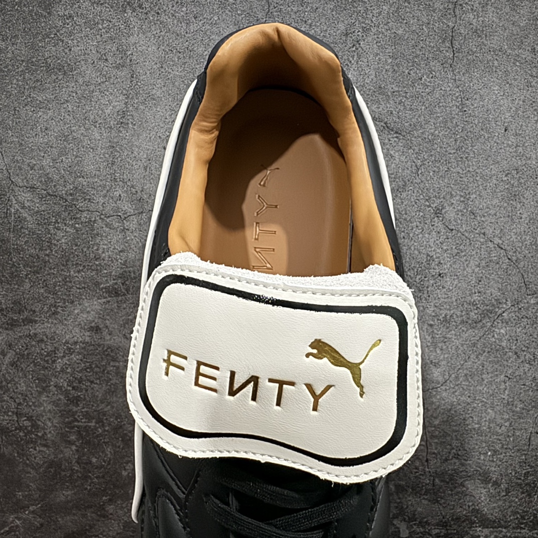 图片[8]-【公司级】FENTY x PUMA Avanti 长舌鞋款 秋冬爆款上线 焕新诠释足球潮流时尚n国际巨星蕾哈娜（Rihanna）与全球知名运动品牌PUMA延续合作篇章，全新配色打造 PUMA King 鞋的高品质皮革与复古跑鞋 PUMA Easy Rider  的外底设计两大经典元素集于一身。n材质方面，两款全新 FENTY x PUMA Avanti 鞋款均以柔软的复古皮革打造鞋面，并运用皮革滚边的设计点缀同色系皮质跑道 LOGO；细节上，鞋舌处印有 FENTY 品牌标志性字样，鞋带头则配以金色装饰，塑造极具质感的复古潮流风尚。 货号：398983 01n号码：36 37 37.5 38 38.5 39 40 40.5 41 42 42.5 43 44 44.5 45 编码：MZ250270-鞋库