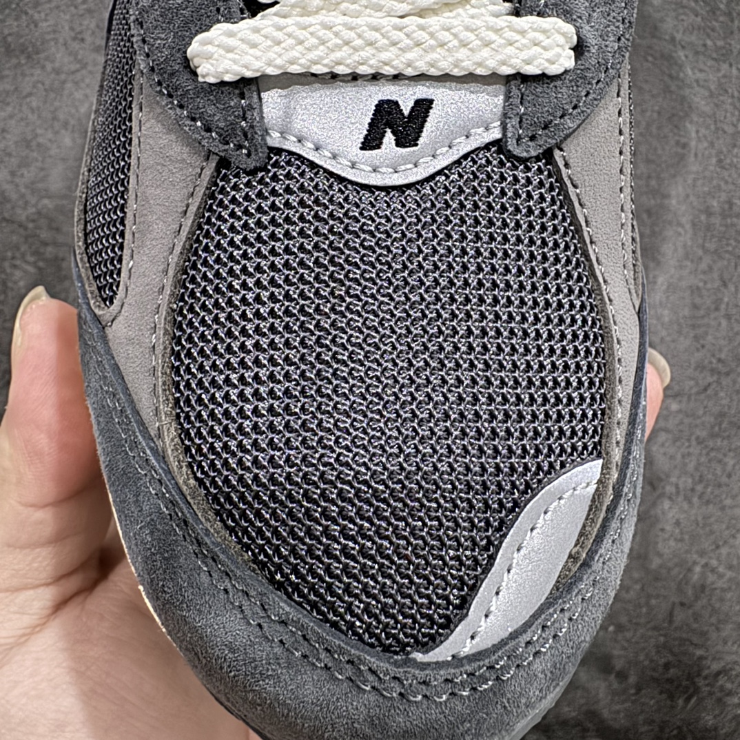 图片[6]-【小总裁版】NB New Balance M2002RHO 经典碳灰色nn总裁平替版 品质很好正确材料 正确组合大底 可高价零售‼️n 全套原楦原纸板原厂数据开发 原厂网纱 原装进口皮料 正确绒感卡色 正确中底拉帮中底网布细节 一比一手工擦旧效果 冲裁组合 匠心打造 耗时两个月开发完成 工艺极其复杂难度可想而知 新开独立私模大底 全网唯一正确做旧组合大底 高端零售专供产物  尺码：36 37 37.5 38 38.5 39.5 40 40.5 41.5 42 42.5 43 44 44.5 45 45.5 46.5 编码：LF290310-鞋库