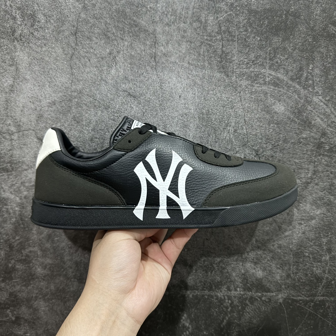 纯原版NewYorkYankeesxMLBSqueezeLowSneakers紧握系列低帮德训足球风百搭