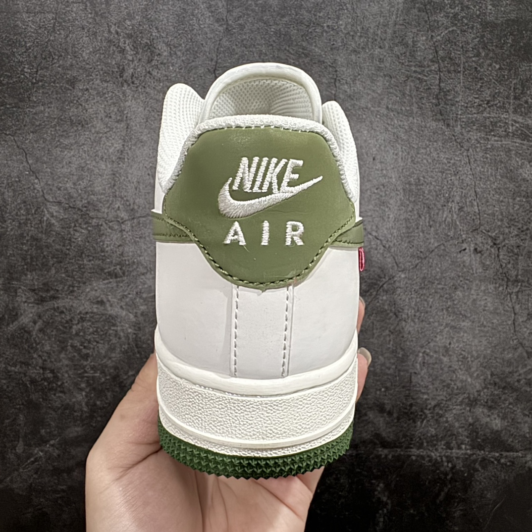 NikeAirForce1Low07xSuPreme滑板配饰白绿原楦头原纸板打造纯正低帮空军版型专注外贸