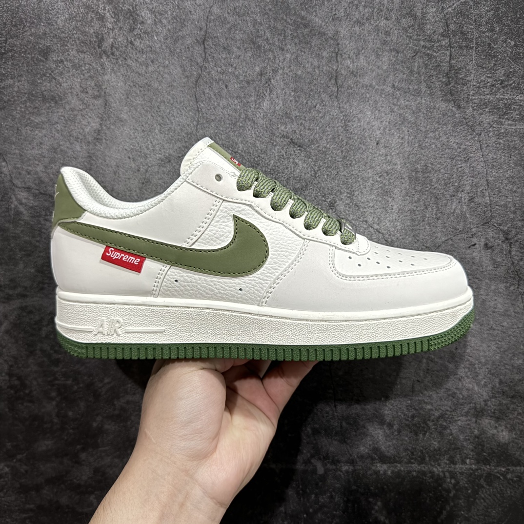 NikeAirForce1Low07xSuPreme滑板配饰白绿原楦头原纸板打造纯正低帮空军版型专注外贸