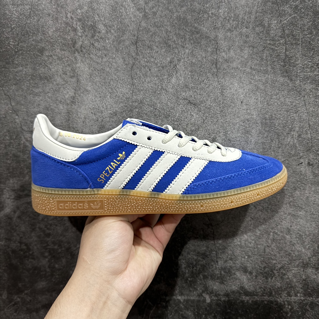 【正确版】Adidas Handball Spezial  阿迪达斯经典款反毛皮复古休闲板鞋 白蓝生胶 JP5278n原厂原档案开发出品 皮料切割干净无任何毛边鞋型细节完美 超高清洁度 市场最高版本  尺码：35.5 36 36.5 37 38 38.5 39 40 40.5 41 42 42.5 43 44 44.5 45 编码：DZ230250-鞋库