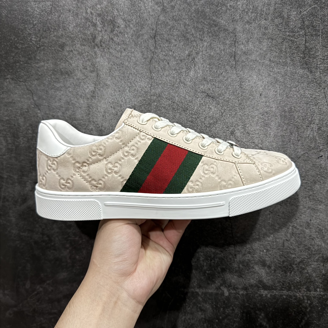 【顶级lw版】经典高奢古驰GUCCI古驰 Ace Embroidered Low-Top拼色刺绣系列低帮潮流百搭休闲板鞋n市售最强顶级几率混卖版本全网首发Gucci古驰小蜜蜂附送原装一致鞋舌仿磨环保纸垫 全套专柜包装物及配件外盒标和鞋底嵌入核心防伪芯片感应装置秒杀市面任何版本n意大利进口超软小牛皮+同源出厂真丝绸防尘鞋套袋原装雪梨形超软沙绒纸团高工艺无缝细空胶技术 贴楦误差0.05mm 鞋底采用固特异内外锁死工艺 最大限度弯折永不开胶 原鞋一致效果环保无味❗   尺码：35 36 37 38 39 40 41 42 43 44 编码：HH380420-鞋库