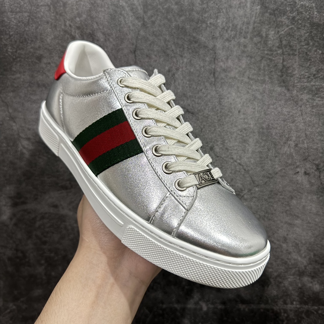 图片[3]-【顶级lw版】经典高奢古驰GUCCI古驰 Ace Embroidered Low-Top拼色刺绣系列低帮潮流百搭休闲板鞋n市售最强顶级几率混卖版本全网首发Gucci古驰小蜜蜂附送原装一致鞋舌仿磨环保纸垫 全套专柜包装物及配件外盒标和鞋底嵌入核心防伪芯片感应装置秒杀市面任何版本n意大利进口超软小牛皮+同源出厂真丝绸防尘鞋套袋原装雪梨形超软沙绒纸团高工艺无缝细空胶技术 贴楦误差0.05mm 鞋底采用固特异内外锁死工艺 最大限度弯折永不开胶 原鞋一致效果环保无味❗   尺码：35 36 37 38 39 40 41 42 43 44 编码：HH380420-鞋库