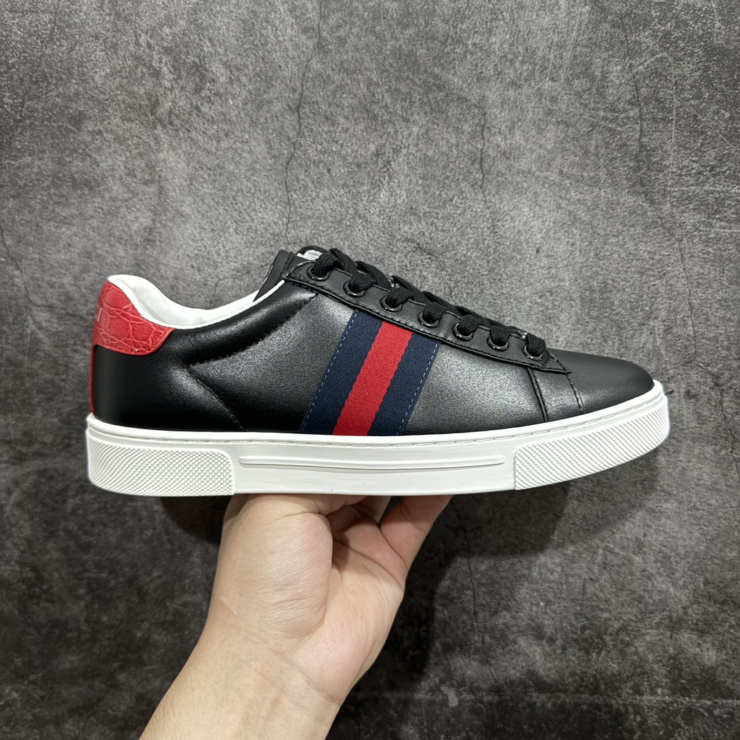 【顶级lw版】经典高奢古驰GUCCI古驰 Ace Embroidered Low-Top拼色刺绣系列低帮潮流百搭休闲板鞋n市售最强顶级几率混卖版本全网首发Gucci古驰小蜜蜂附送原装一致鞋舌仿磨环保纸垫 全套专柜包装物及配件外盒标和鞋底嵌入核心防伪芯片感应装置秒杀市面任何版本n意大利进口超软小牛皮+同源出厂真丝绸防尘鞋套袋原装雪梨形超软沙绒纸团高工艺无缝细空胶技术 贴楦误差0.05mm 鞋底采用固特异内外锁死工艺 最大限度弯折永不开胶 原鞋一致效果环保无味❗   尺码：35 36 37 38 39 40 41 42 43 44 编码：HH380420-鞋库