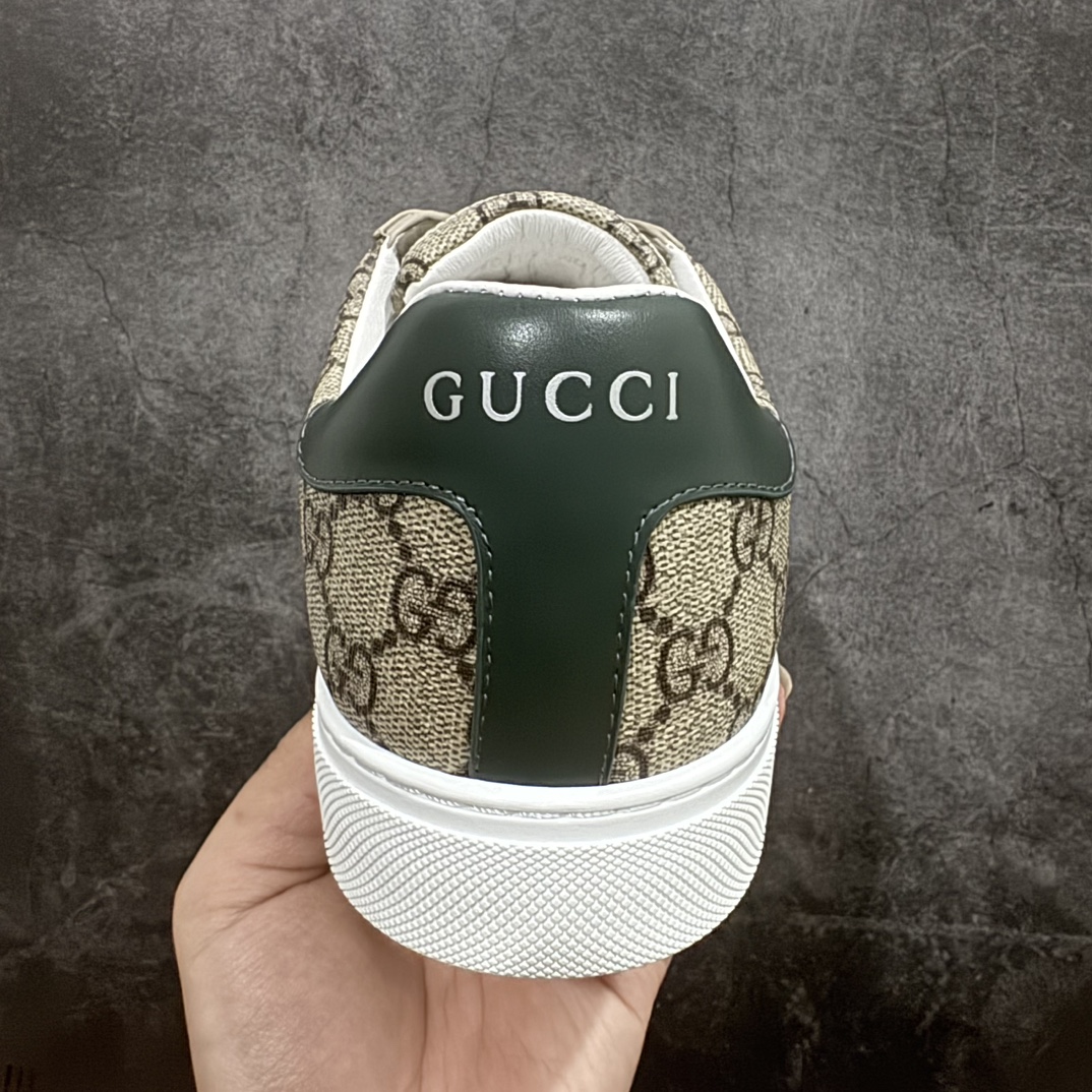 图片[4]-【顶级lw版】经典高奢古驰GUCCI古驰 Ace Embroidered Low-Top拼色刺绣系列低帮潮流百搭休闲板鞋n市售最强顶级几率混卖版本全网首发Gucci古驰小蜜蜂附送原装一致鞋舌仿磨环保纸垫 全套专柜包装物及配件外盒标和鞋底嵌入核心防伪芯片感应装置秒杀市面任何版本n意大利进口超软小牛皮+同源出厂真丝绸防尘鞋套袋原装雪梨形超软沙绒纸团高工艺无缝细空胶技术 贴楦误差0.05mm 鞋底采用固特异内外锁死工艺 最大限度弯折永不开胶 原鞋一致效果环保无味❗   尺码：35 36 37 38 39 40 41 42 43 44 编码：HH380420-鞋库