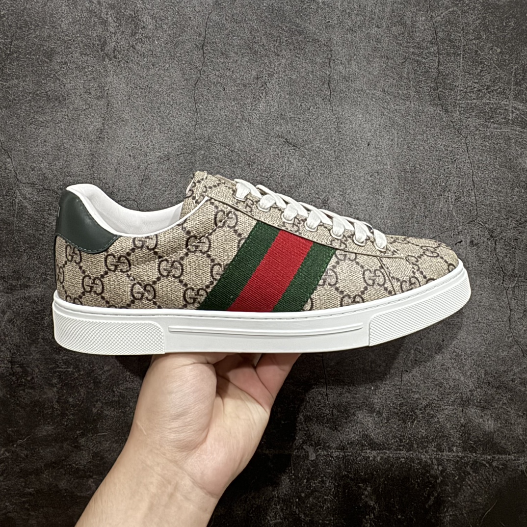 【顶级lw版】经典高奢古驰GUCCI古驰 Ace Embroidered Low-Top拼色刺绣系列低帮潮流百搭休闲板鞋n市售最强顶级几率混卖版本全网首发Gucci古驰小蜜蜂附送原装一致鞋舌仿磨环保纸垫 全套专柜包装物及配件外盒标和鞋底嵌入核心防伪芯片感应装置秒杀市面任何版本n意大利进口超软小牛皮+同源出厂真丝绸防尘鞋套袋原装雪梨形超软沙绒纸团高工艺无缝细空胶技术 贴楦误差0.05mm 鞋底采用固特异内外锁死工艺 最大限度弯折永不开胶 原鞋一致效果环保无味❗   尺码：35 36 37 38 39 40 41 42 43 44 编码：HH380420-鞋库