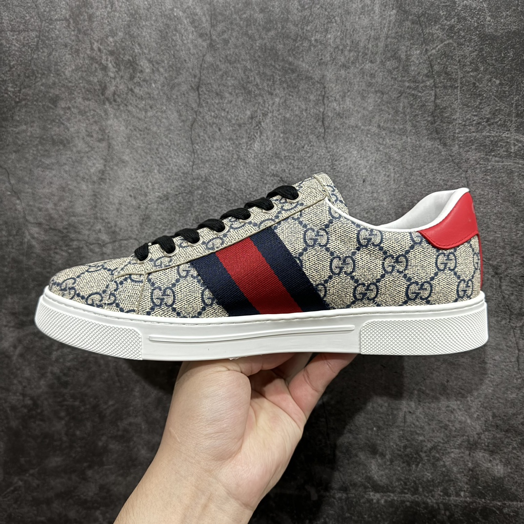 图片[2]-【顶级lw版】经典高奢古驰GUCCI古驰 Ace Embroidered Low-Top拼色刺绣系列低帮潮流百搭休闲板鞋n市售最强顶级几率混卖版本全网首发Gucci古驰小蜜蜂附送原装一致鞋舌仿磨环保纸垫 全套专柜包装物及配件外盒标和鞋底嵌入核心防伪芯片感应装置秒杀市面任何版本n意大利进口超软小牛皮+同源出厂真丝绸防尘鞋套袋原装雪梨形超软沙绒纸团高工艺无缝细空胶技术 贴楦误差0.05mm 鞋底采用固特异内外锁死工艺 最大限度弯折永不开胶 原鞋一致效果环保无味❗   尺码：35 36 37 38 39 40 41 42 43 44 编码：HH380420-鞋库