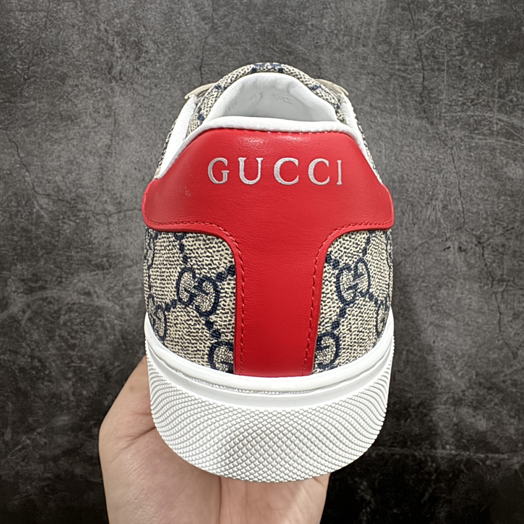 图片[4]-【顶级lw版】经典高奢古驰GUCCI古驰 Ace Embroidered Low-Top拼色刺绣系列低帮潮流百搭休闲板鞋n市售最强顶级几率混卖版本全网首发Gucci古驰小蜜蜂附送原装一致鞋舌仿磨环保纸垫 全套专柜包装物及配件外盒标和鞋底嵌入核心防伪芯片感应装置秒杀市面任何版本n意大利进口超软小牛皮+同源出厂真丝绸防尘鞋套袋原装雪梨形超软沙绒纸团高工艺无缝细空胶技术 贴楦误差0.05mm 鞋底采用固特异内外锁死工艺 最大限度弯折永不开胶 原鞋一致效果环保无味❗   尺码：35 36 37 38 39 40 41 42 43 44 编码：HH380420-鞋库