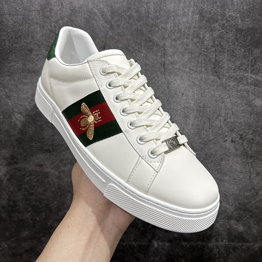 图片[3]-【顶级lw版】经典高奢古驰GUCCI古驰 Ace Embroidered Low-Top拼色刺绣系列低帮潮流百搭休闲板鞋n市售最强顶级几率混卖版本全网首发Gucci古驰小蜜蜂附送原装一致鞋舌仿磨环保纸垫 全套专柜包装物及配件外盒标和鞋底嵌入核心防伪芯片感应装置秒杀市面任何版本n意大利进口超软小牛皮+同源出厂真丝绸防尘鞋套袋原装雪梨形超软沙绒纸团高工艺无缝细空胶技术 贴楦误差0.05mm 鞋底采用固特异内外锁死工艺 最大限度弯折永不开胶 原鞋一致效果环保无味❗   尺码：35 36 37 38 39 40 41 42 43 44 编码：HH380420-鞋库