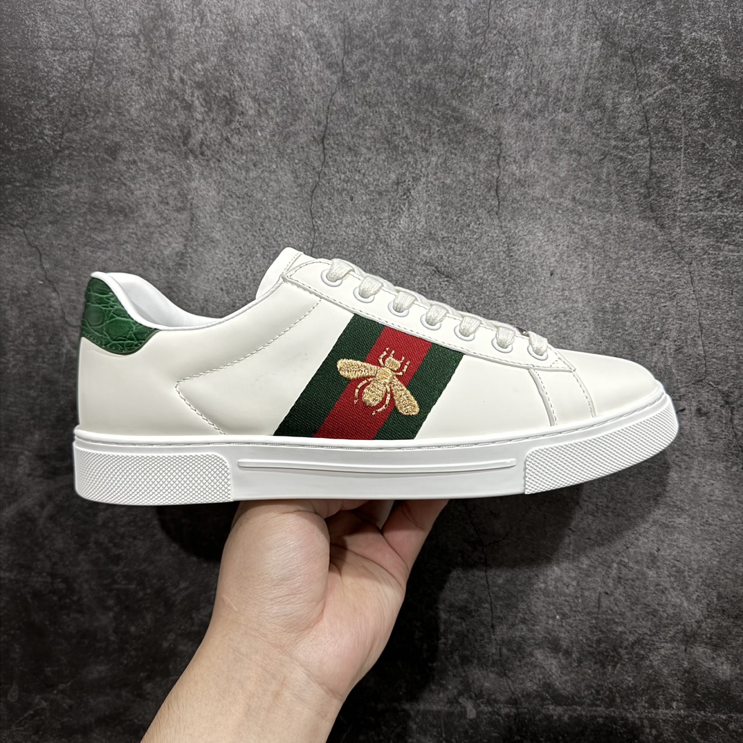 【顶级lw版】经典高奢古驰GUCCI古驰 Ace Embroidered Low-Top拼色刺绣系列低帮潮流百搭休闲板鞋n市售最强顶级几率混卖版本全网首发Gucci古驰小蜜蜂附送原装一致鞋舌仿磨环保纸垫 全套专柜包装物及配件外盒标和鞋底嵌入核心防伪芯片感应装置秒杀市面任何版本n意大利进口超软小牛皮+同源出厂真丝绸防尘鞋套袋原装雪梨形超软沙绒纸团高工艺无缝细空胶技术 贴楦误差0.05mm 鞋底采用固特异内外锁死工艺 最大限度弯折永不开胶 原鞋一致效果环保无味❗   尺码：35 36 37 38 39 40 41 42 43 44 编码：HH380420-鞋库