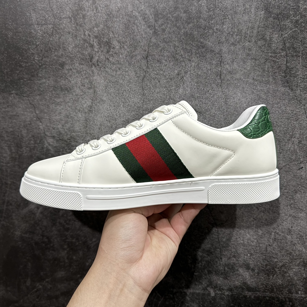 图片[2]-【顶级lw版】经典高奢古驰GUCCI古驰 Ace Embroidered Low-Top拼色刺绣系列低帮潮流百搭休闲板鞋n市售最强顶级几率混卖版本全网首发Gucci古驰小蜜蜂附送原装一致鞋舌仿磨环保纸垫 全套专柜包装物及配件外盒标和鞋底嵌入核心防伪芯片感应装置秒杀市面任何版本n意大利进口超软小牛皮+同源出厂真丝绸防尘鞋套袋原装雪梨形超软沙绒纸团高工艺无缝细空胶技术 贴楦误差0.05mm 鞋底采用固特异内外锁死工艺 最大限度弯折永不开胶 原鞋一致效果环保无味❗   尺码：35 36 37 38 39 40 41 42 43 44 编码：HH380420-鞋库