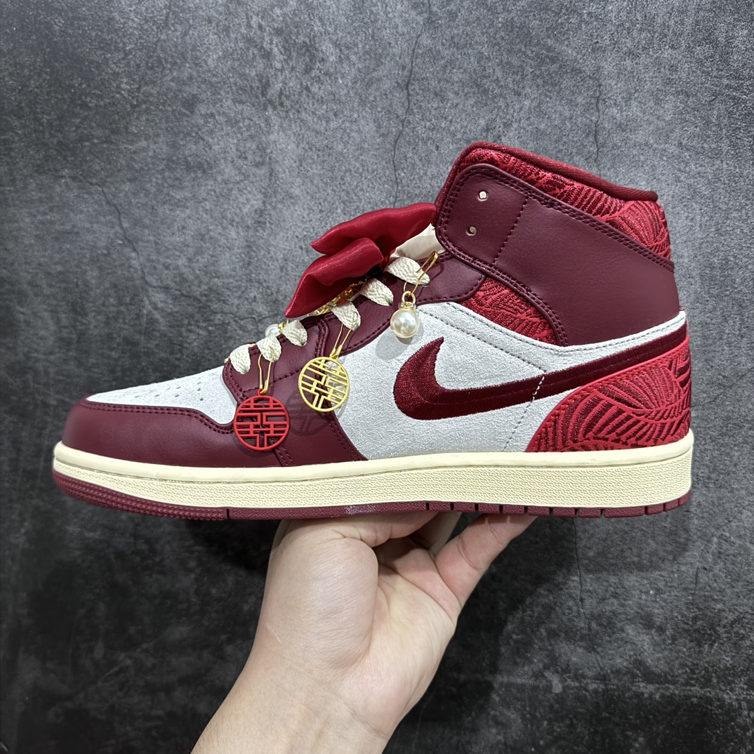 纯原礼盒版本AirJordan1Mid乔丹1代中帮秀禾婚鞋蝴蝶结货号DZ2820-601该定制版球鞋选用