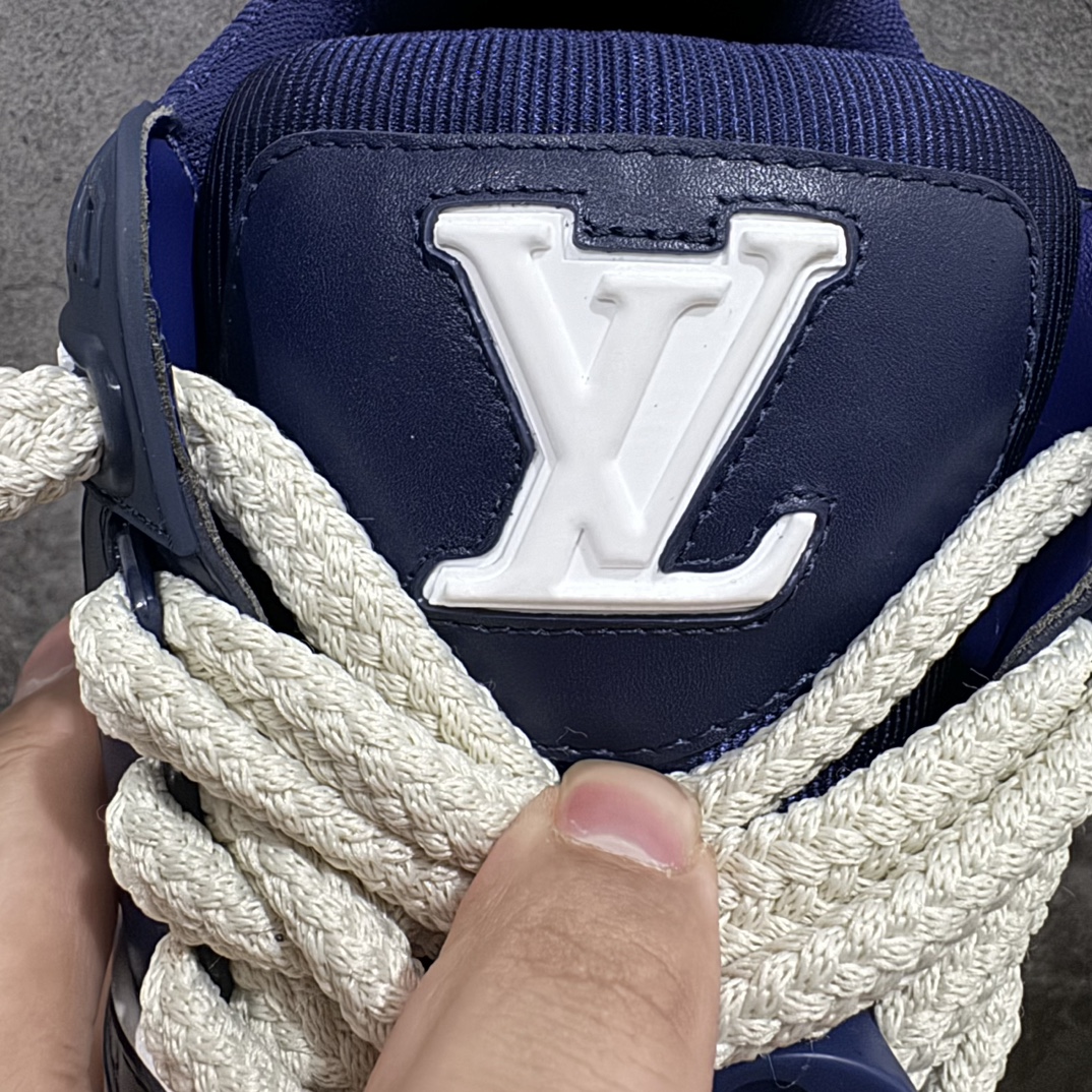 图片[9]-【无胶顶级鞋盒无字版】Louis Vuitton LV 路易威登 Trainer Maxi 胖丁 低帮休闲板鞋 深蓝胖丁 海淘代购同渠道 正确折叠鞋盒 平台外贸高端零售专供品质 原版开发 完美楦型 还原度达到98% 鞋面独家订制压纹漆皮 大底TPU 私模Tpu大底 三色组合厚底 完美增高4-5cm 提供原版可配备对比 拒绝市场吹嘘所谓原版开发 尺码：35 36 37 38 39 40 41 42 43 44 45 46-选品中心