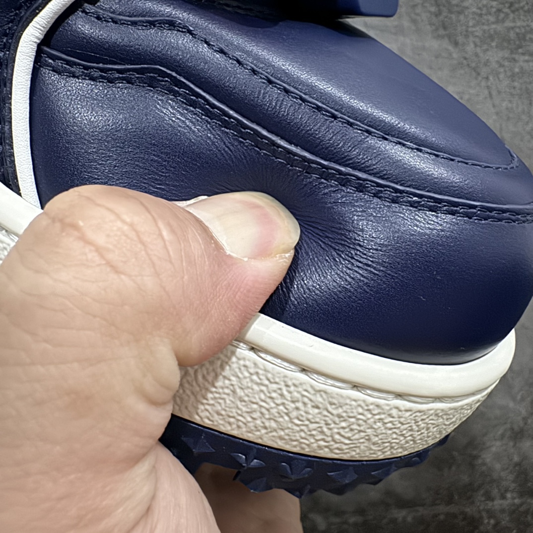 图片[6]-【无胶顶级鞋盒无字版】Louis Vuitton LV 路易威登 Trainer Maxi 胖丁 低帮休闲板鞋 深蓝胖丁 海淘代购同渠道 正确折叠鞋盒 平台外贸高端零售专供品质 原版开发 完美楦型 还原度达到98% 鞋面独家订制压纹漆皮 大底TPU 私模Tpu大底 三色组合厚底 完美增高4-5cm 提供原版可配备对比 拒绝市场吹嘘所谓原版开发 尺码：35 36 37 38 39 40 41 42 43 44 45 46-选品中心