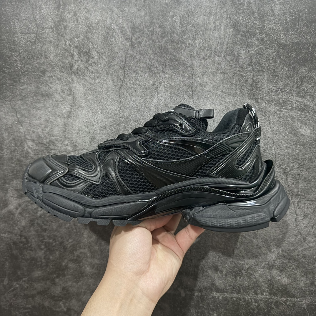 图片[2]-【纯原OK版】BALENCIAGA Runner 2.0 Sneaker 巴黎世家七代慢跑系列低帮复古野跑潮流运动鞋老爹鞋n尼龙和网布材质 磨损效果 鞋头边缘印有尺码 背面浮印尺码 外侧印有跑者徽标 鞋舌刺绣 Balenciaga 品牌标识 鞋跟背面 Balenciaga品牌标识 材质采用65%聚氨酯、35%聚酯纤维 全新 Runner 鞋型轮廓借鉴于 2000 年初的复古线条 搭载大网眼面料制成鞋面基础，由粉色、白色尼龍与橡胶质地覆盖鞋面诠释线条感 当中透过几道手缝线与折损痕更是精准的掌握历经时间淬炼的破旧痕迹 延续其手法至鞋领、鞋跟、鞋带、中底等部分均饰有破损及脏污之貌 尤其是鞋领处与鞋带孔眼条更是采用不规则做旧技术将内容物泡棉随机露出  尺码：35 36 37 38 39 40 41 42 43 44 45 46 编码：DF500520-鞋库