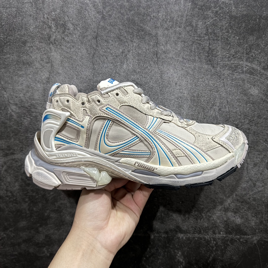 【纯原OK版本】Balenciaga Runner 巴黎世家7.5代 破坏风 手工做旧款复古老爹鞋 灰蓝色n全新外贸版本 核心配合工厂优势供应该款是通过溢胶 做旧 缝线等细节 展示了设计师 Demna的运动鞋风格 传递复古感 后侧板 翘起的鞋头 展示了 Demna 在结构上的未来构想  尺码：35 36 37 38 39 40 41 42 43 44 45 46 编码：DF500520-鞋库