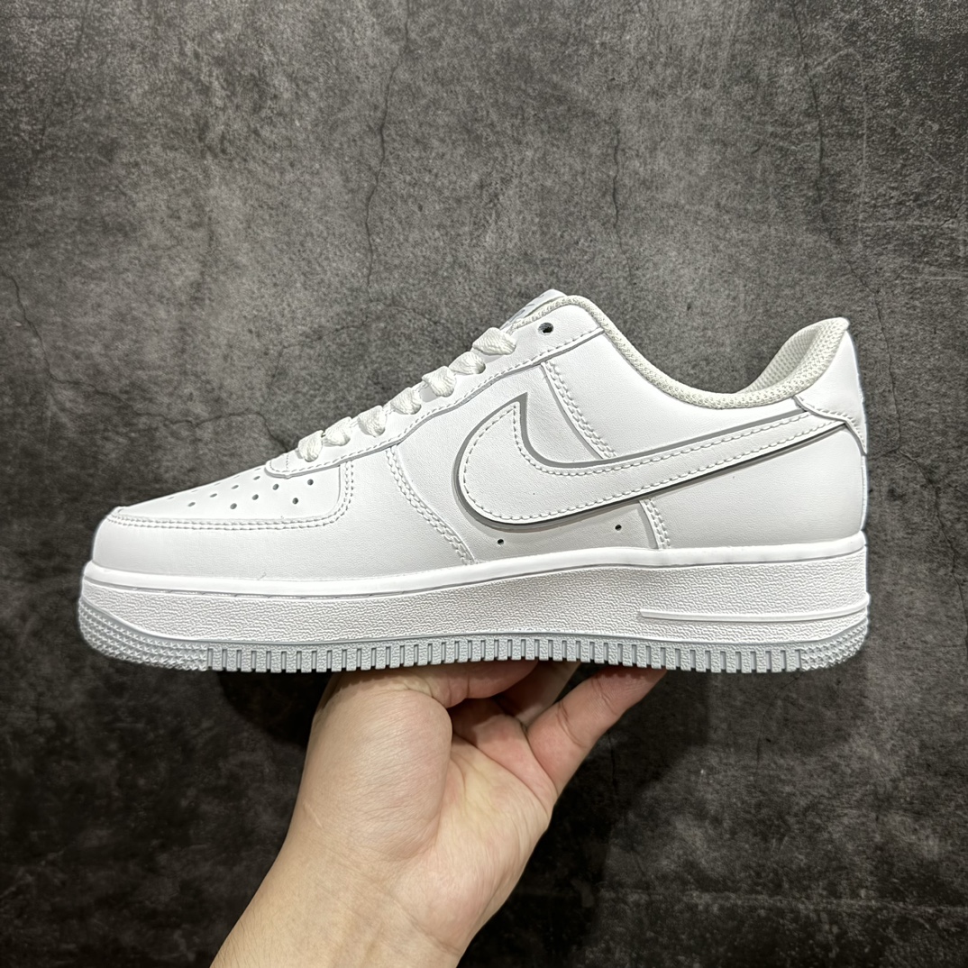 定制版NikeAIRFORCE107空军一号低帮百搭休闲运动板鞋柔软弹性十足的缓震性能和出色的中底设计横