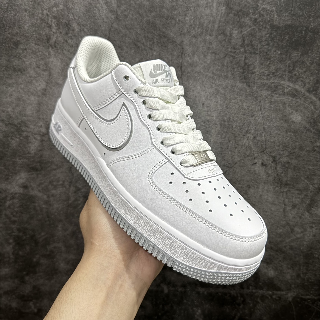 定制版NikeAIRFORCE107空军一号低帮百搭休闲运动板鞋柔软弹性十足的缓震性能和出色的中底设计横