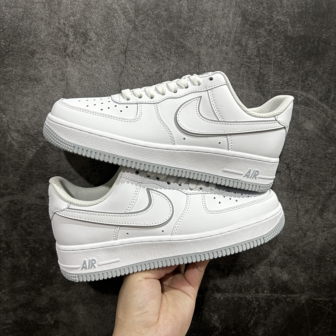 定制版NikeAIRFORCE107空军一号低帮百搭休闲运动板鞋柔软弹性十足的缓震性能和出色的中底设计横