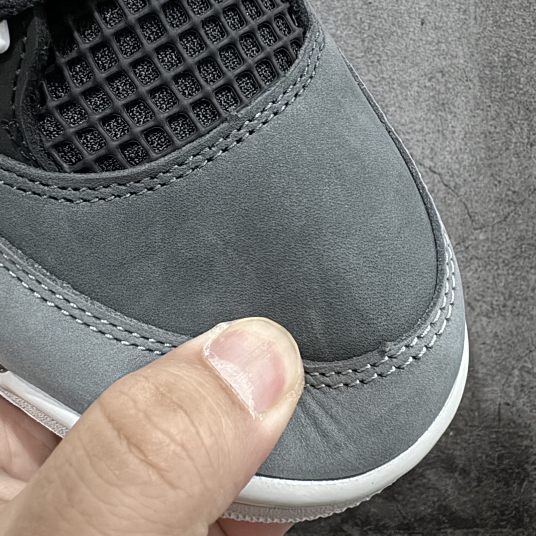 图片[6]-【莞产裁片版】Air Jordan 4 \”Fear\” AJ4 乔4恐惧套装2024版本 复刻篮球鞋 FQ8138-002rnn鞋身整体以深色为主色调，鞋面采用黑、深灰、浅灰三色拼接呈现，采用高规格的麂皮材质打造，营造出不俗的质感。鞋舌标签、鞋带孔以及内衬部分均采用白色点缀，使鞋身更加亮眼。r 尺码：40.5 41 42 42.5 43 44 44.5 45 45.5 46 47.5 48.5 编码：LJQ470500-鞋库