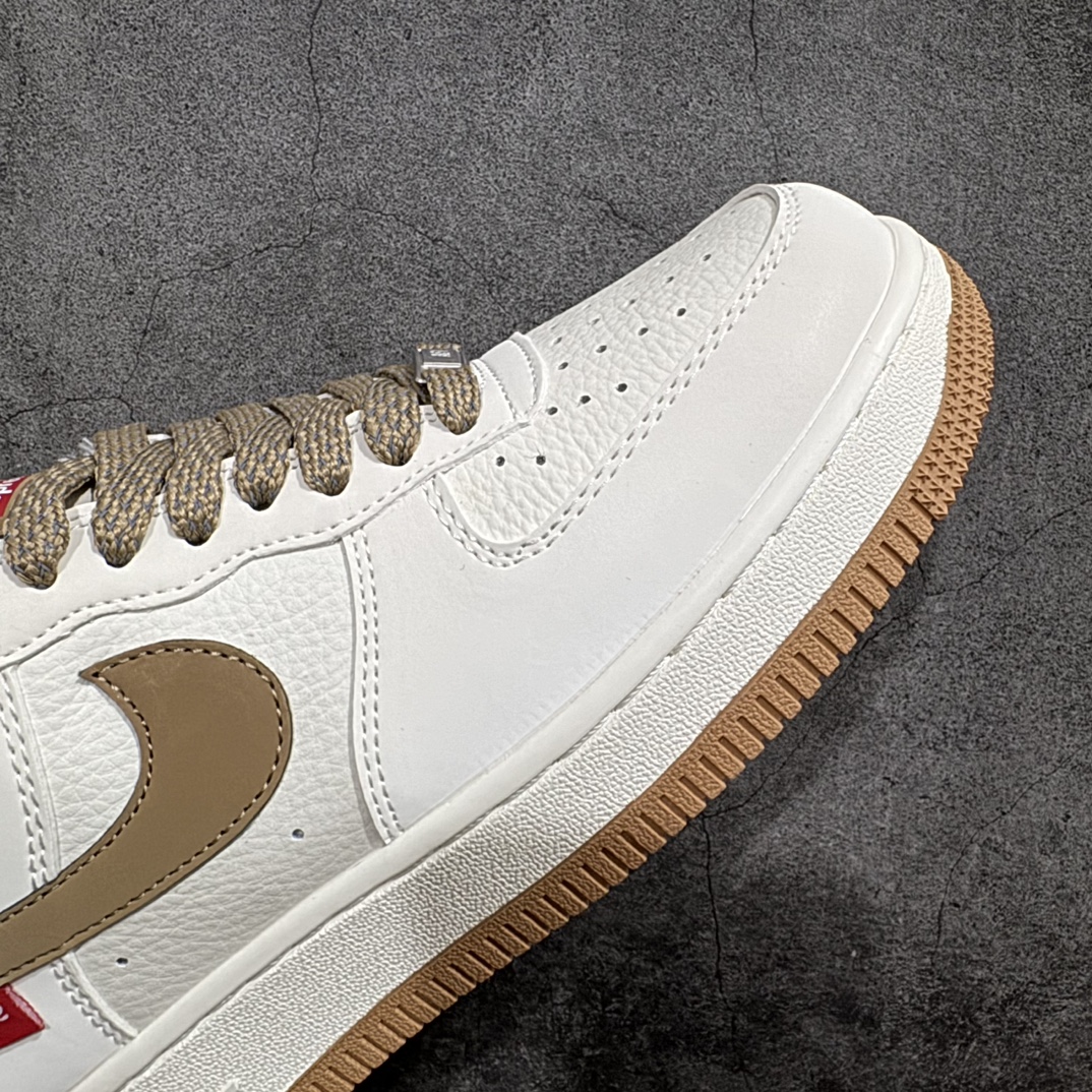 公司级NikeAirForce1Low07xSupreme滑板挂饰白棕原楦头原纸板打造纯正低帮空军版型专