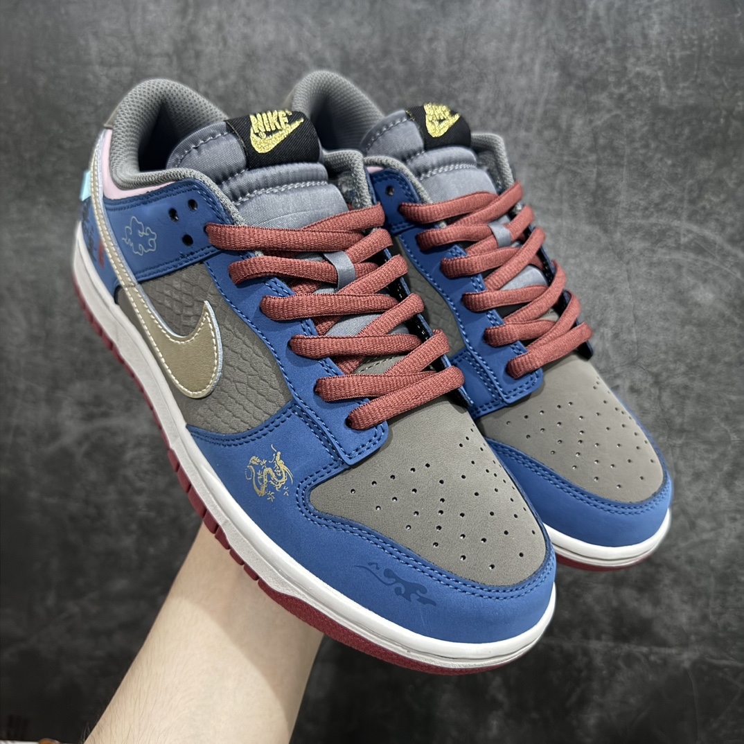 【Top纯原】Nk Dunk Low 游戏主题 黑神话悟空 祥云龙纹 解构复古低帮休闲板鞋rn#配件请勿遗失。配色灵感来源以游戏-黑神话悟空为主题。蓝黑金的配色搭配，加上金色勾子解构设计，祥云和龙纹图案，简约又百搭。rn 货号：DV2433-109 尺码：36 36.5 37.5 38 38.5 39 40 40.5 41 42 42.5 43 44 44.5 45 46  编码：TO370390-鞋库