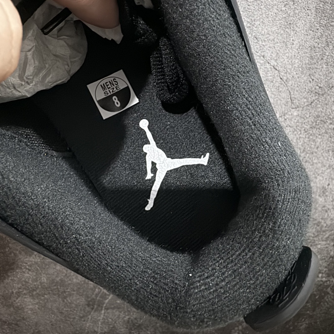 图片[7]-【纯原LW版本】Air Jordan AJ4 RM 重制版低帮复古篮球鞋 FQ7939-004nn采用了低帮的设计 并保留了众多AJ4的经典元素 鞋身以皮革、麂皮材质拼接打造 AJ4经典的TPU材质延伸至后跟 增强鞋款稳定性 而鞋身侧面的网格设计则被取消 尾部的NIKE AIR标志也得到保留 并同时带有飞人logo 中底部分同样搭载了可视AIR气垫 鞋底采用米白色中底和外底呈现 为整个设计收尾SIZE：40 40.5 41 42 42.5 43 44 44.5 45 46 47.5 编码：X350380-鞋库