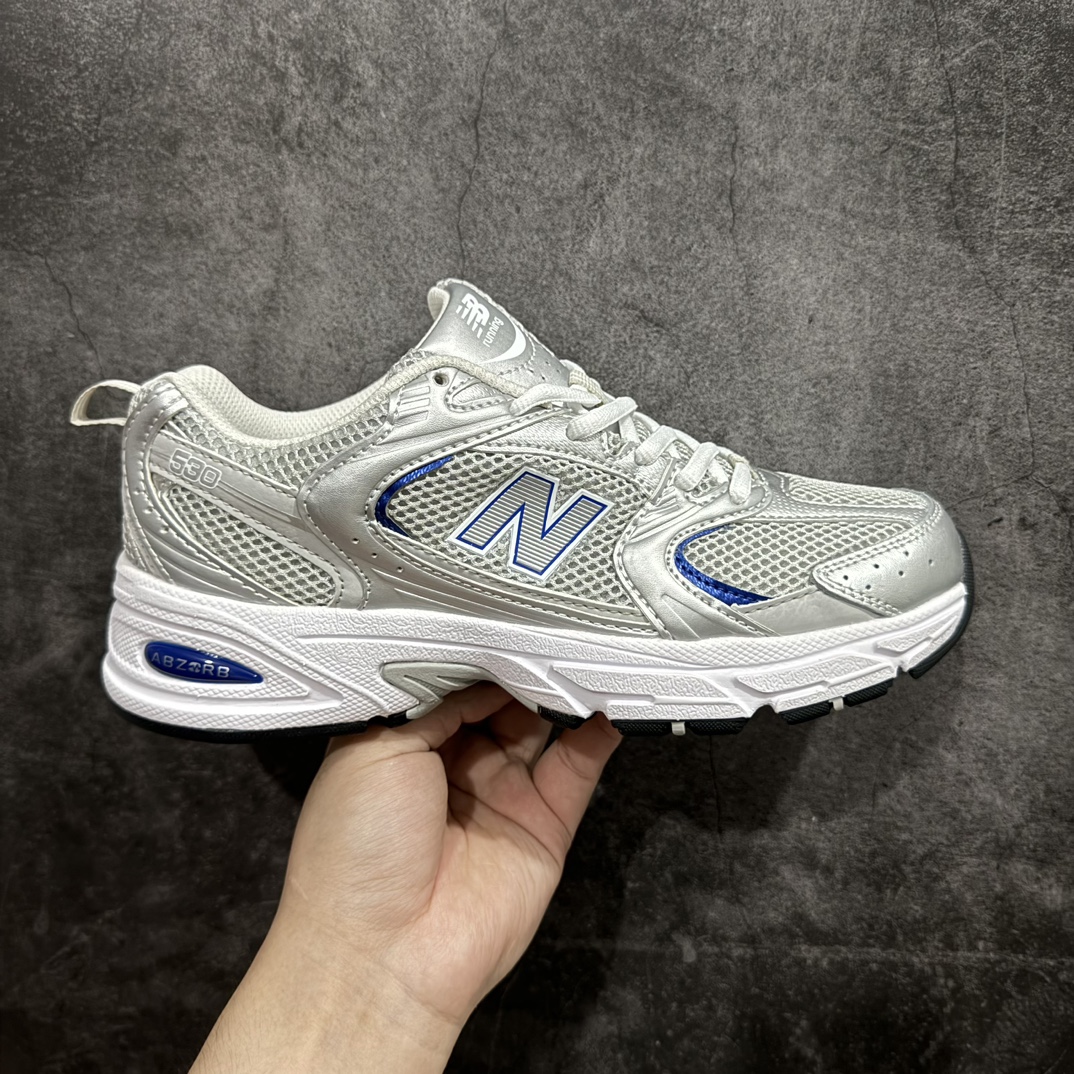 【小PF纯原】New Balance 530 NB530 男女休闲慢跑鞋 MR530BSnn原pf纯原工厂出品n保留原有的版型 清洁度和品质n材料有微调整 价格更具性价比n日韩出口特供订单配套商长期套现长期补货 全新货品正常出厂触屏不到的单价 超级跑量款全套原楦原纸板原厂数据开发 进口三明治网面原装进口翻毛皮料正确绒感卡色 正确中底拉帮中底网布细节 采用轻质牛剖革拼接透气网眼衬垫织物鞋面材质 T-Beam大底提供足步弓支撑 保持步态稳定 后跟搭载外露缓震胶 鞋身整体以各种深浅不一的灰色覆盖 鞋头以淡蓝色调装饰 网眼衬垫通过不规律的色块实现做旧的美感 泛黄的鞋底更是进一步增添了复古气息  尺码：36 37 37.5 38 38.5 39.5 40 40.5 41.5 42 42.5 43 44 44.5 45 编码：MZ220240-鞋库