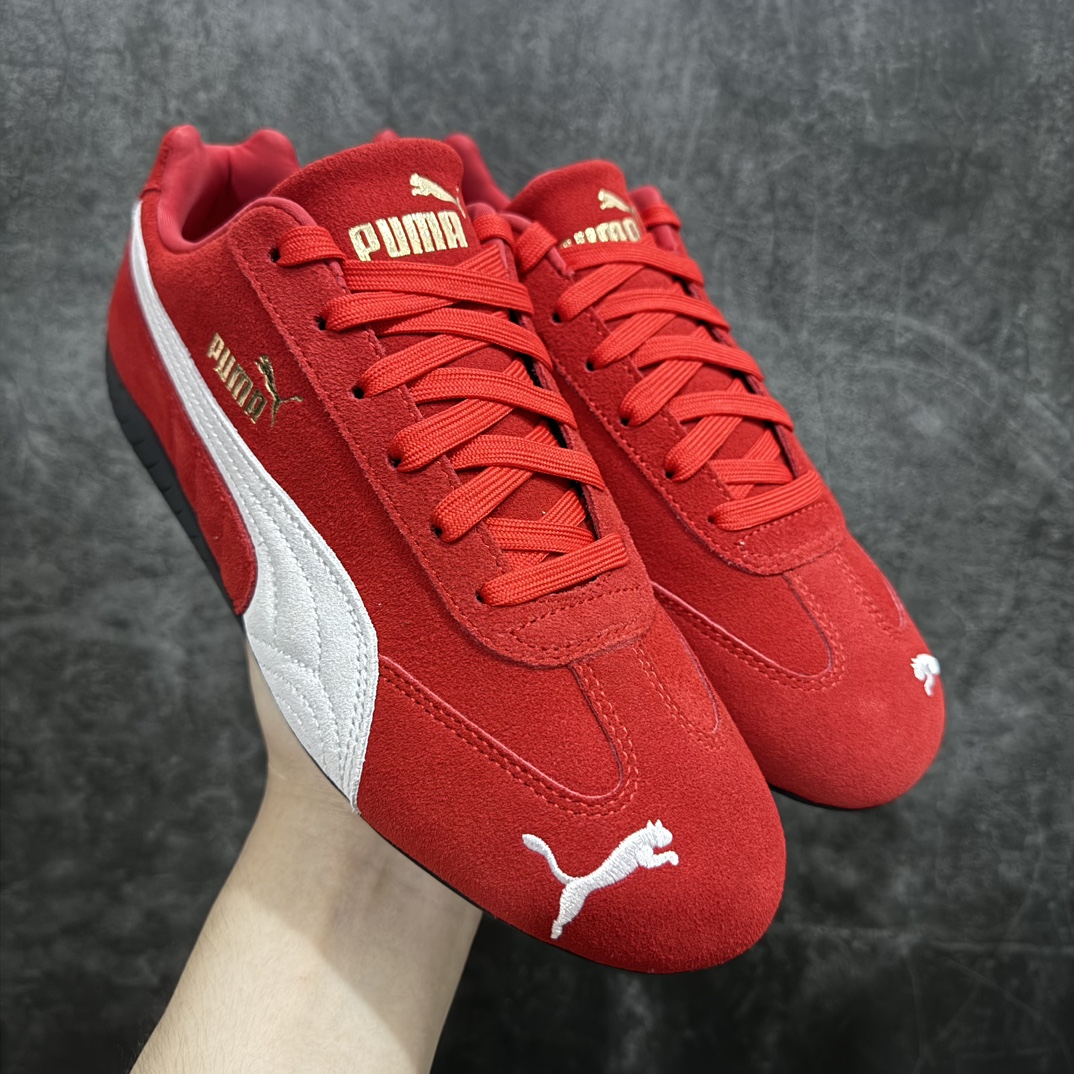 【Top纯原版】Puma Speedcat OG Sparcon彪马罗马阿莫尔系列 复古运动休闲赛车跑鞋n目前市场最优版本n无论是版型 细节 烫金走线n完全碾压市场任意版本 欢迎对比🆚n工厂耗时3个月开发n原装档案原数据纸版楦型n采用固色翻毛皮鞋面材质(正确二次成型\’猛帮\’成型工艺🆚区别市面版本!!)n外置原数据开发轻量耐磨橡胶大底💪🏻nn全球知名运动品牌PUMA宝马赛车系列n融合了宝马车队的标志性配色n以趣味十足又前卫复古的设计引领潮流n将赛道精神融入街头时尚 开启前卫竞速之旅n主打前卫复古风 Roma鞋款的鞋侧以复古的流线造型缀以宝马经典Logo 巧妙吸睛n而Speedcat鞋款以亮眼三色条纹元素缀以舒适鞋面n赋予了独特的个性美学 演绎赛车的无尽能量n 官方货号：398846 02 编码：TO250270-鞋库