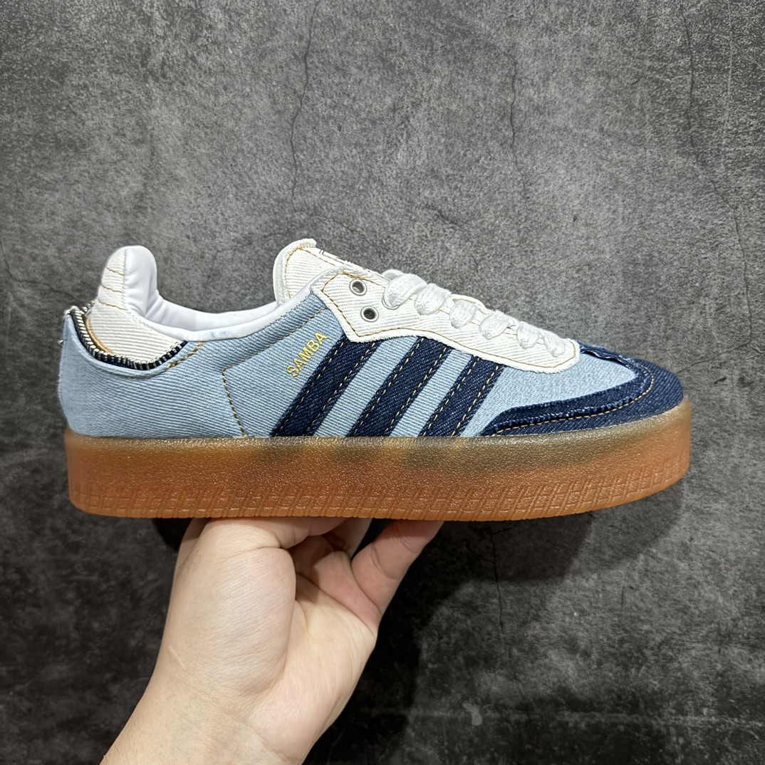 【神版】atmos x adidas originals Samba OGn单宁牛仔破旧风 T头牛仔联名做旧撕边复古风格设计 重塑单宁美学的随性风格n鞋尾的三叶草金属拉链更是画龙点睛之处n生胶加厚大底 增高且舒适 也更加耐磨n全新的设计和创意赋予了 Samba新的视觉效果与穿着体验 官方货号: II0001J 尺码: 35.5 36 36.5 37 38 38.5 39 40 40.5 41 42 42.5 43 44 44.5 45 编码：DZ230250-鞋库