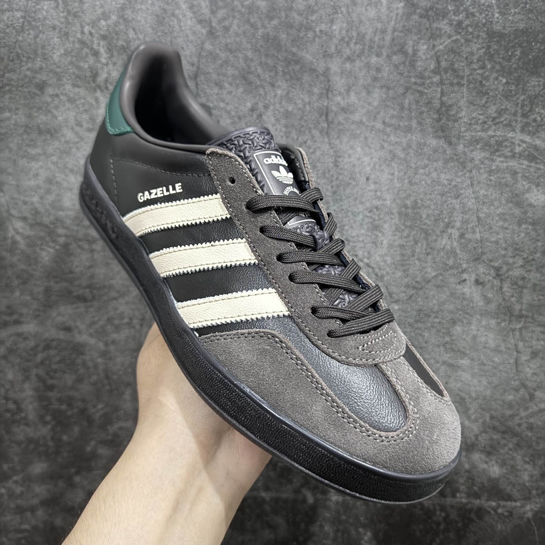 图片[3]-【T版纯原跑量】AD Original Gazelle Indoor Trainers 瞪羚室内鞋系列低帮复古百搭休闲运动德训风板鞋 IH0374nn同价位中品质最佳 最优选择版本n原厂翻毛皮料 翻毛效果 卡色与原版无差别n正确半透大底  大底厚度质感比市面好很多n完美版型 实拍可感受 随意对比可匹敌任何价位品质 全套原纸板楦头开发 每道工序同步公司流程 确保原汁原味n中底原厂特供纳米纤维板 区别市面劣质纸板中底原厂海玻璃鞋垫 中置乳胶足弓支撑垫 正确3/2横条宽版背胶一比一鞋头弧度高度鞋身弧度 烫金亮度高频深浅同步原鞋n 原厂港宝加持定型后跟R度完美 原厂高频磨具加持 Logo字体 凹凸明显 轮廓分明 描漆定位精准 三道杠为尖角45°锯齿状 高频立体感很强 区别圆形锯齿 已最大程度还原公司 欢迎对比SIZE：35.5 36 36.5 37 38 38.5 39 40 40.5 41 42 42.5 43 44 44.5 45 编码：HJ200220-鞋库