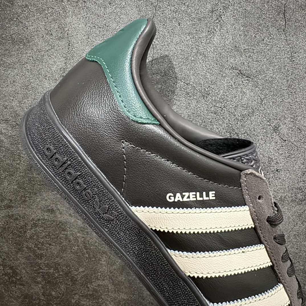 图片[7]-【T版纯原跑量】AD Original Gazelle Indoor Trainers 瞪羚室内鞋系列低帮复古百搭休闲运动德训风板鞋 IH0374nn同价位中品质最佳 最优选择版本n原厂翻毛皮料 翻毛效果 卡色与原版无差别n正确半透大底  大底厚度质感比市面好很多n完美版型 实拍可感受 随意对比可匹敌任何价位品质 全套原纸板楦头开发 每道工序同步公司流程 确保原汁原味n中底原厂特供纳米纤维板 区别市面劣质纸板中底原厂海玻璃鞋垫 中置乳胶足弓支撑垫 正确3/2横条宽版背胶一比一鞋头弧度高度鞋身弧度 烫金亮度高频深浅同步原鞋n 原厂港宝加持定型后跟R度完美 原厂高频磨具加持 Logo字体 凹凸明显 轮廓分明 描漆定位精准 三道杠为尖角45°锯齿状 高频立体感很强 区别圆形锯齿 已最大程度还原公司 欢迎对比SIZE：35.5 36 36.5 37 38 38.5 39 40 40.5 41 42 42.5 43 44 44.5 45 编码：HJ200220-鞋库