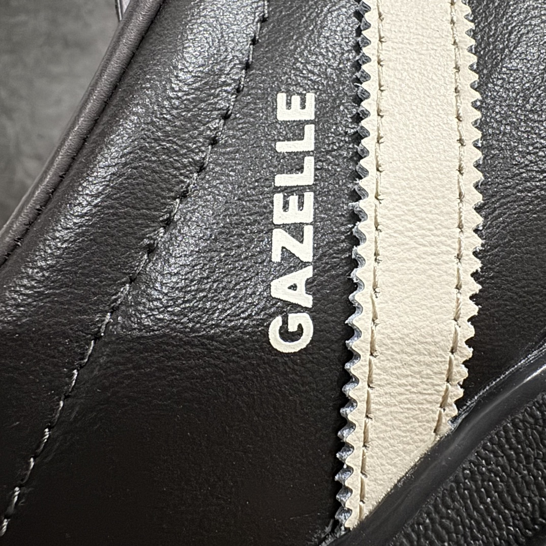 图片[3]-【T版纯原跑量】AD Original Gazelle Indoor Trainers 瞪羚室内鞋系列低帮复古百搭休闲运动德训风板鞋 IH0374nn同价位中品质最佳 最优选择版本n原厂翻毛皮料 翻毛效果 卡色与原版无差别n正确半透大底  大底厚度质感比市面好很多n完美版型 实拍可感受 随意对比可匹敌任何价位品质 全套原纸板楦头开发 每道工序同步公司流程 确保原汁原味n中底原厂特供纳米纤维板 区别市面劣质纸板中底原厂海玻璃鞋垫 中置乳胶足弓支撑垫 正确3/2横条宽版背胶一比一鞋头弧度高度鞋身弧度 烫金亮度高频深浅同步原鞋n 原厂港宝加持定型后跟R度完美 原厂高频磨具加持 Logo字体 凹凸明显 轮廓分明 描漆定位精准 三道杠为尖角45°锯齿状 高频立体感很强 区别圆形锯齿 已最大程度还原公司 欢迎对比SIZE：35.5 36 36.5 37 38 38.5 39 40 40.5 41 42 42.5 43 44 44.5 45 编码：HJ200220-鞋库