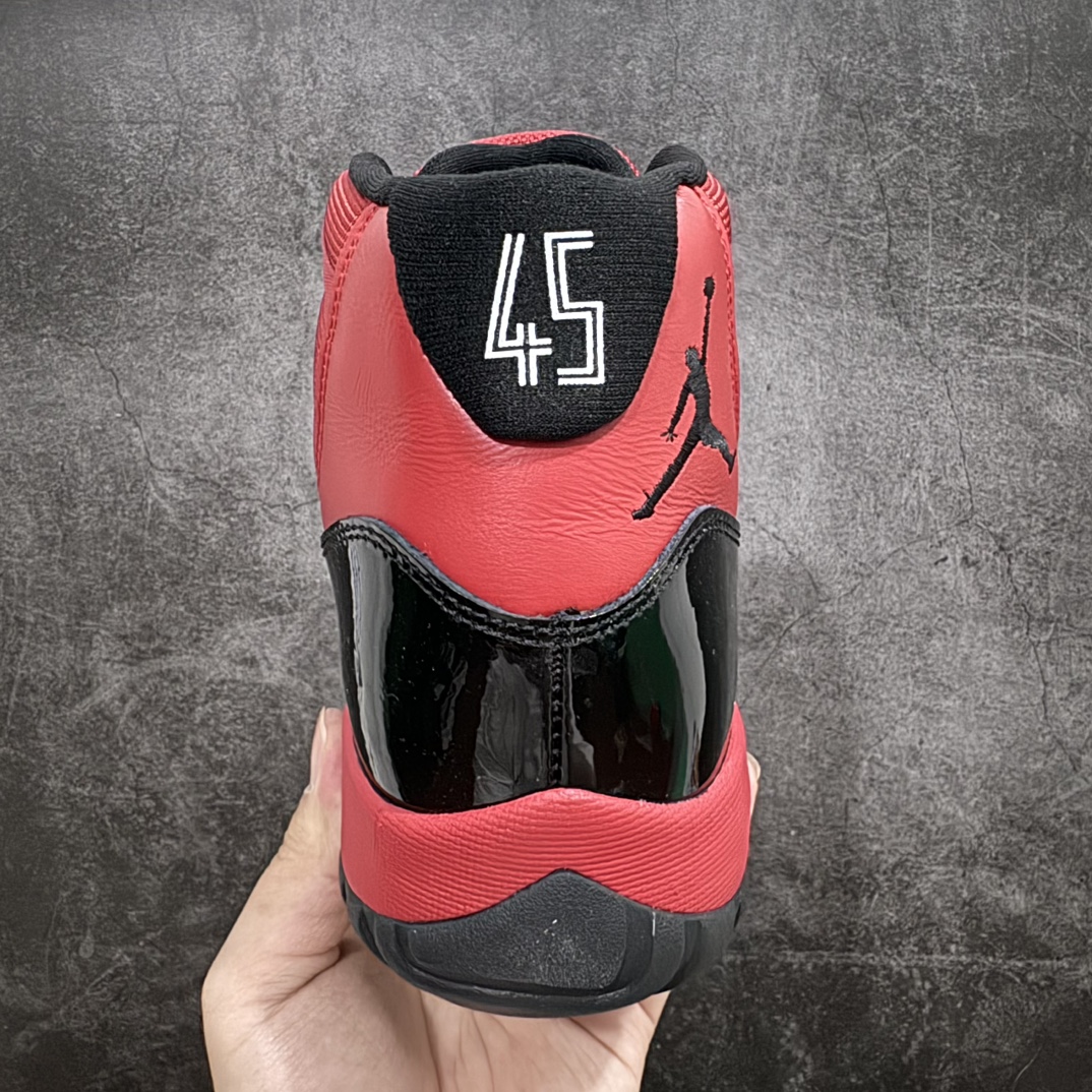 图片[4]-【外贸纯原版】Air Jordan 11 Retro \”Red Black\” 高帮 红黑色 AJ11 乔丹11代 aj11 乔11 高邦 黑红 乔丹篮球鞋系列n鞋身采用红色尼龙网眼鞋面，搭配黑色漆皮材质覆盖层，展现出不错的整体性设计；后跟依然使用经典的\”四五\”并且采用白色进行点缀，后跟侧身Jumpaman Logo则以黑色刺绣呈现，自带一种简约高贵的气质；鞋带孔辅以黑色绣标上点缀紫色迷你Jumpman Logo刺绣，营造出奢华的氛围，最后以红色中底和黑色透明水晶外底及黑色Jumpman Logo完善整体设计收尾。 货号：CT8012-600 尺码：40 40.5 41 42 42.5 43 44 44.5 45 46 47.5 48.5 编码：777420450-鞋库