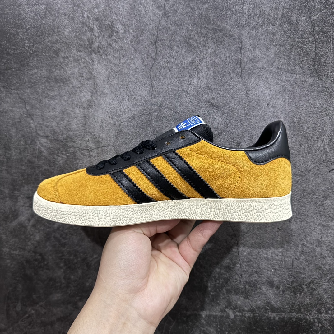 图片[2]-【正确版】AD Gazelle Indoor Trainers 羚羊内训系列低帮复古百搭休闲运动德训风板鞋25周年纪念款 JP5283n90年代经典的复刻版！自60年代以足球训练鞋面世以来,Gazelle就以其经典设计席卷全球。1991年版本的复刻,再造经典Gazelle。采用皮革打造,搭配浊色细节,让这款经典更加简约。 尺码：36 36⅔ 37⅓ 38 38⅔ 39⅓ 40 40⅔ 41⅓ 42 42⅔ 43⅓ 44 45 编码：DZTB230250-鞋库