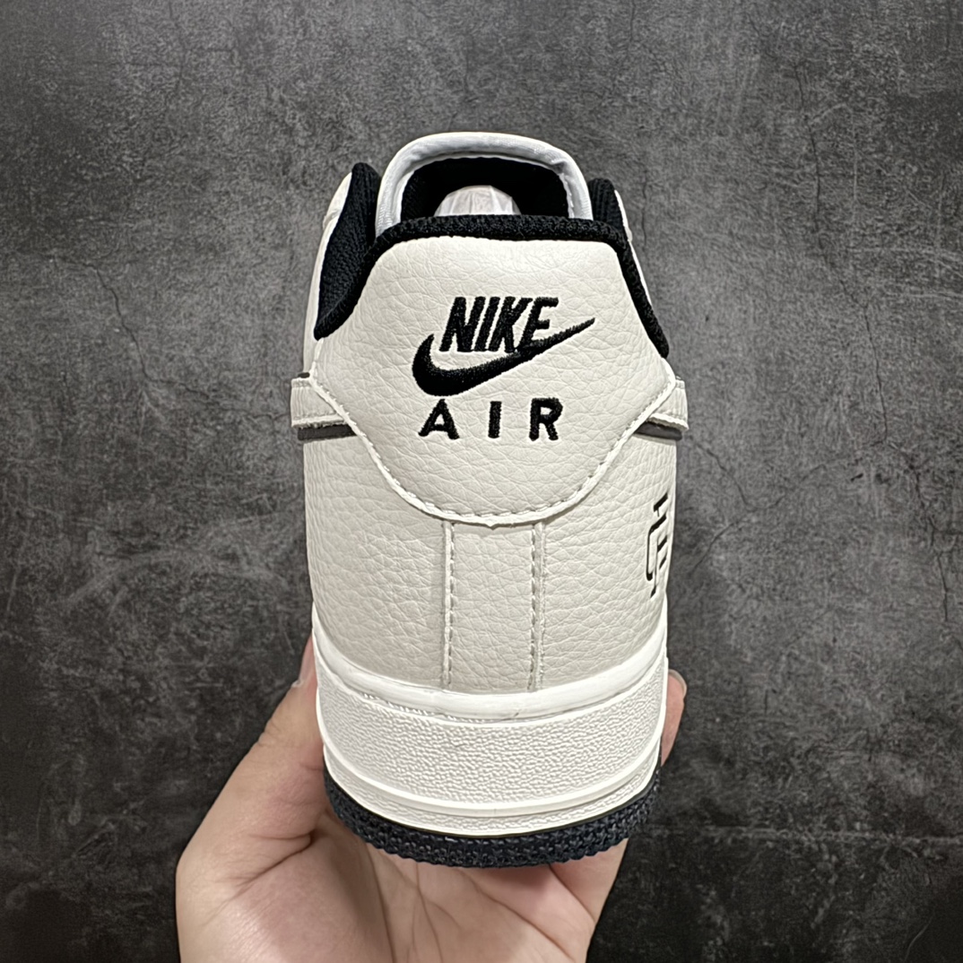 图片[4]-【定制版】Nike Air Force 1 Low 07 x Reigning Champ 米白双钩满天星n原楦头原纸板 打造纯正低帮空军版型 专注外贸渠道 全掌内置蜂窝气垫原盒配件 原厂中底钢印、拉帮完美官方货号：RC2369 171 Size：36 36.5 37.5 38 38.5 39 40 40.5 41 42 42.5 43 44 44.5 45 编码：LF290300-鞋库