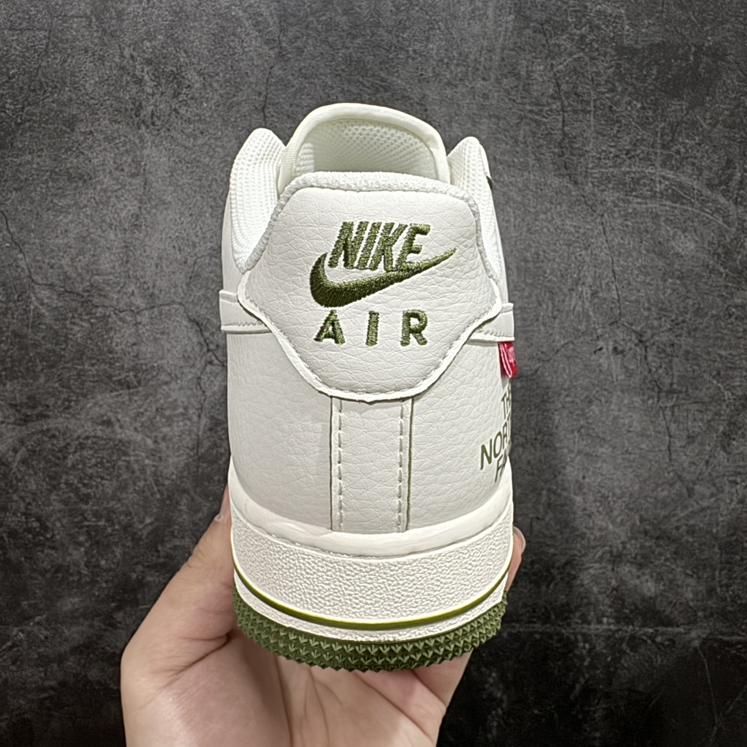 图片[4]-【定制版】Nike Air Force 1 Low 07 x The North Face 白绿小钩满天星n原楦头原纸板 打造纯正低帮空军版型 专注外贸渠道 全掌内置蜂窝气垫原盒配件 原厂中底钢印、拉帮完美官方货号：XZ1996 527 Size：36 36.5 37.5 38 38.5 39 40 40.5 41 42 42.5 43 44 44.5 45 编码：HXS310320-鞋库