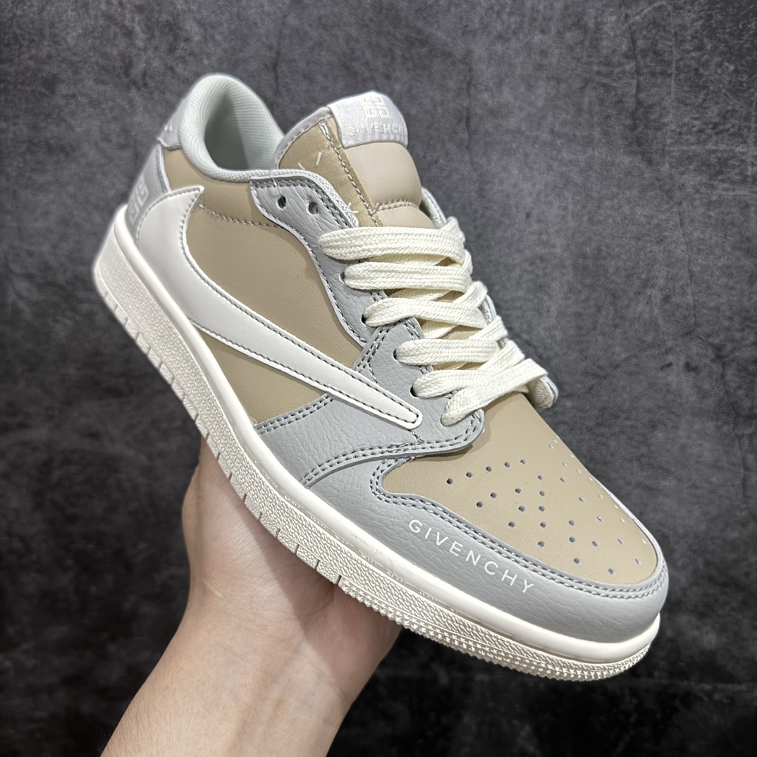 图片[3]-【定制版】Travis Scott x Nike Air Jordan 1 Low x GIVENCHY 三方联名nAir Jordan 1 Low 反转灰棕倒钩 纯原版本n全鞋采用原装头层皮，用料扎实 精雕细琢n鞋型极致还原 飞翼3D打印改良 深度立体四线中底拉帮皮料选材 钢印 背胶一应俱全 全新批次 原装原模大底全鞋原厂定制皮料，手感细腻正确折边工艺 完美细节诠释 官方货号：QY0568 951 Size：36 36.5 37.5 38 38.5 39 40 40.5 41 42 42.5 43 44 44.5 45 编码：CC280300-鞋库