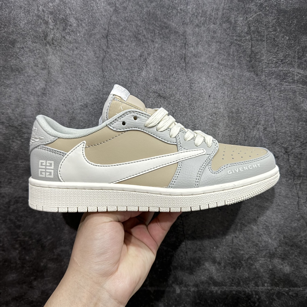 【定制版】Travis Scott x Nike Air Jordan 1 Low x GIVENCHY 三方联名nAir Jordan 1 Low 反转灰棕倒钩 纯原版本n全鞋采用原装头层皮，用料扎实 精雕细琢n鞋型极致还原 飞翼3D打印改良 深度立体四线中底拉帮皮料选材 钢印 背胶一应俱全 全新批次 原装原模大底全鞋原厂定制皮料，手感细腻正确折边工艺 完美细节诠释 官方货号：QY0568 951 Size：36 36.5 37.5 38 38.5 39 40 40.5 41 42 42.5 43 44 44.5 45 编码：CC280300-鞋库