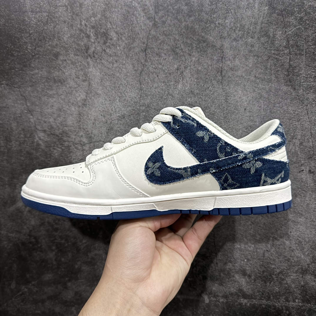 图片[2]-【定制版】Nike SB Dunk Low x Louis Vuitton 白蓝牛仔n纯原大厂出品 极力推荐👏n原装头层材料 独家版型蒸餾加工n帶來的是更好的视觉和脚感体验n大厂纯原品质出货 清洁度 电绣工艺皮料切割干净无任何毛边 细节完美 官方货号：DJ2024 008 尺码：36 36.5 37.5 38 38.5 39 40 40.5 41 42 42.5 43 44 44.5 45 编码：HXS320340-鞋库