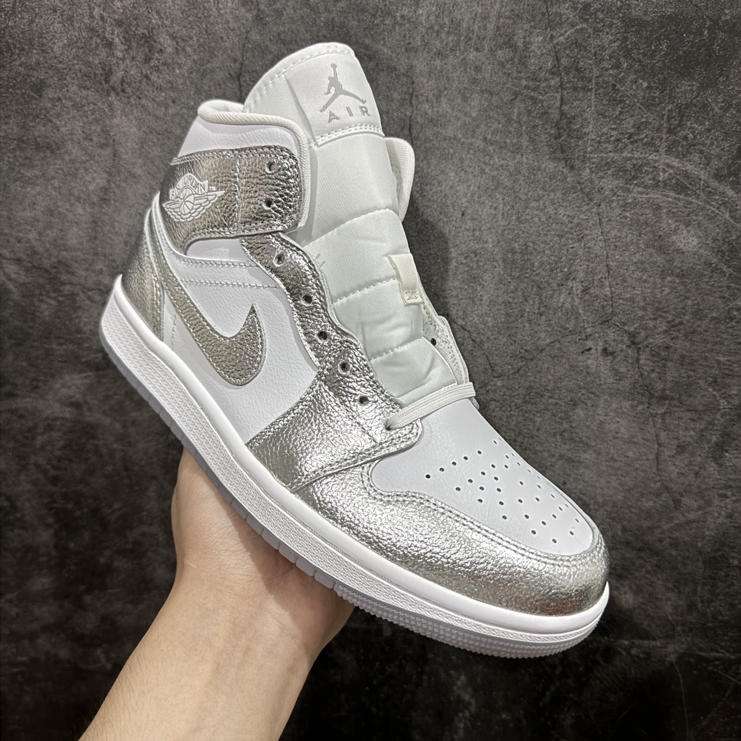 图片[3]-【DT纯原】Air Jordan AJ1 Mid 中帮 白银FN5031-100nn终端优势供应 市面中低帮最具代表性版本没有之一 口碑大厂出品 品控大底版型不断改良更新 全套原纸板楦头开发 确保原汁原味 完美呈现版型 完美零毛边处理 原厂内置全掌气垫 价格定位良心 平台专用代工流水线出品 一眼公司既视感 拿到手的一瞬间就与众不同 碾压市面所有版本 全部原鞋开发 每一个配色都会采购原鞋确认细节 打破市面看图做货无好货之说SIZE：35.5 36 36.5 37.5 38 38.5 39 40 40.5 41 42 42.5 43 44 44.5 45 46 编码：DT300310-鞋库